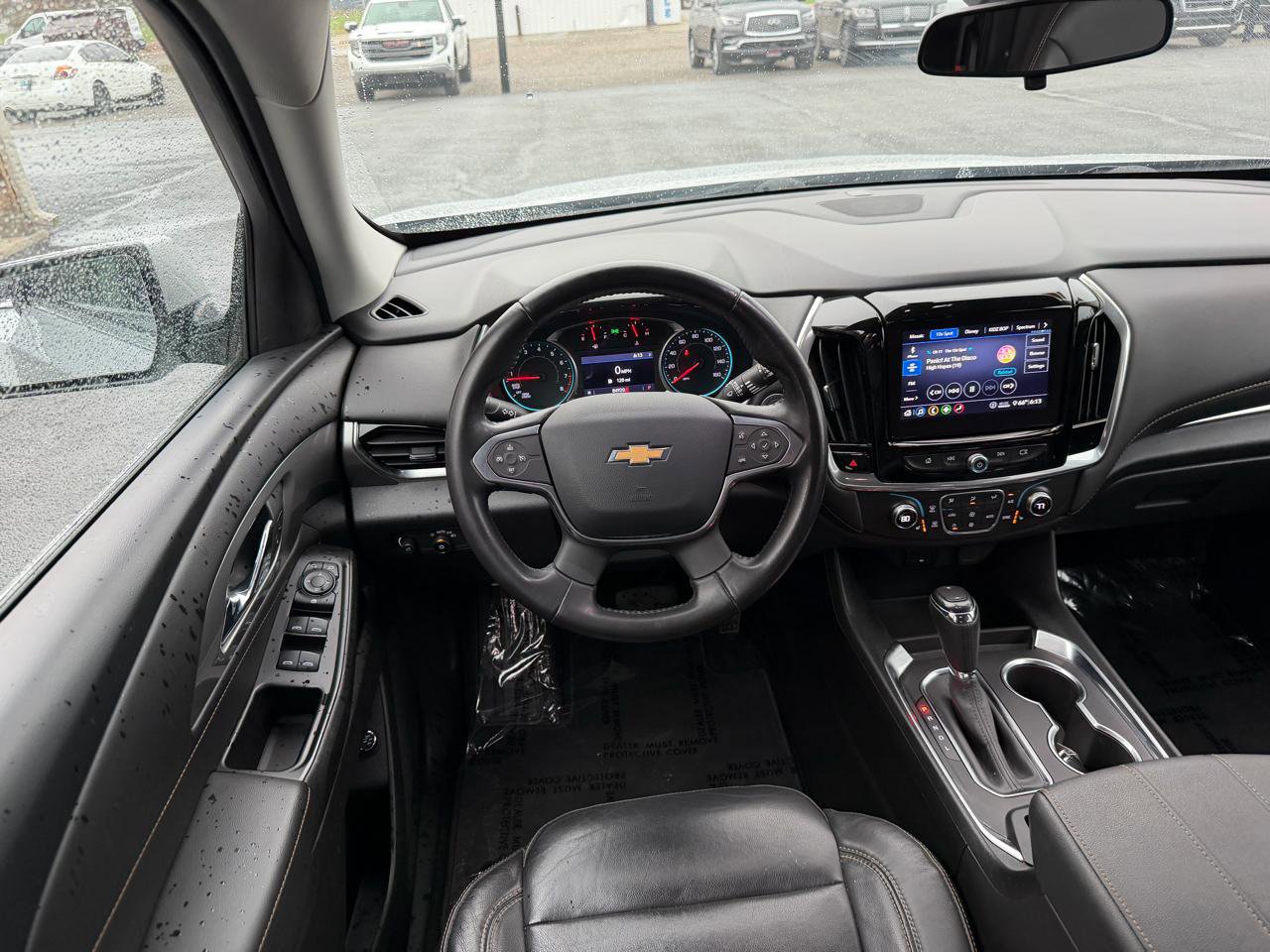 Used 2020 Chevrolet Traverse LT image 16