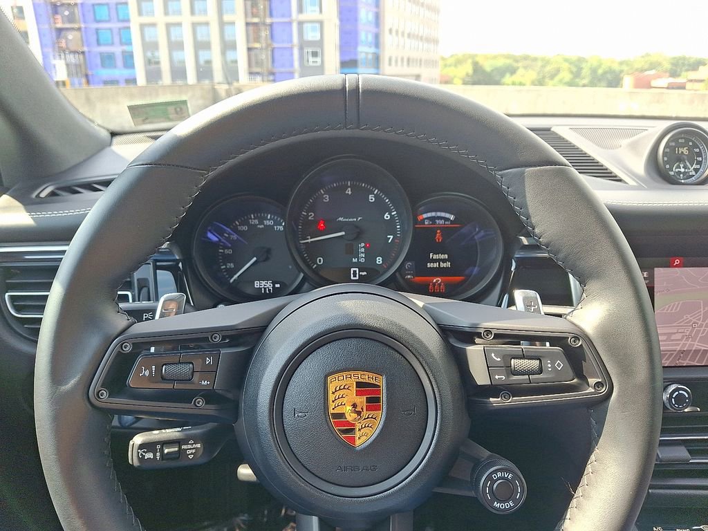 Certified 2025 Porsche Macan image 21