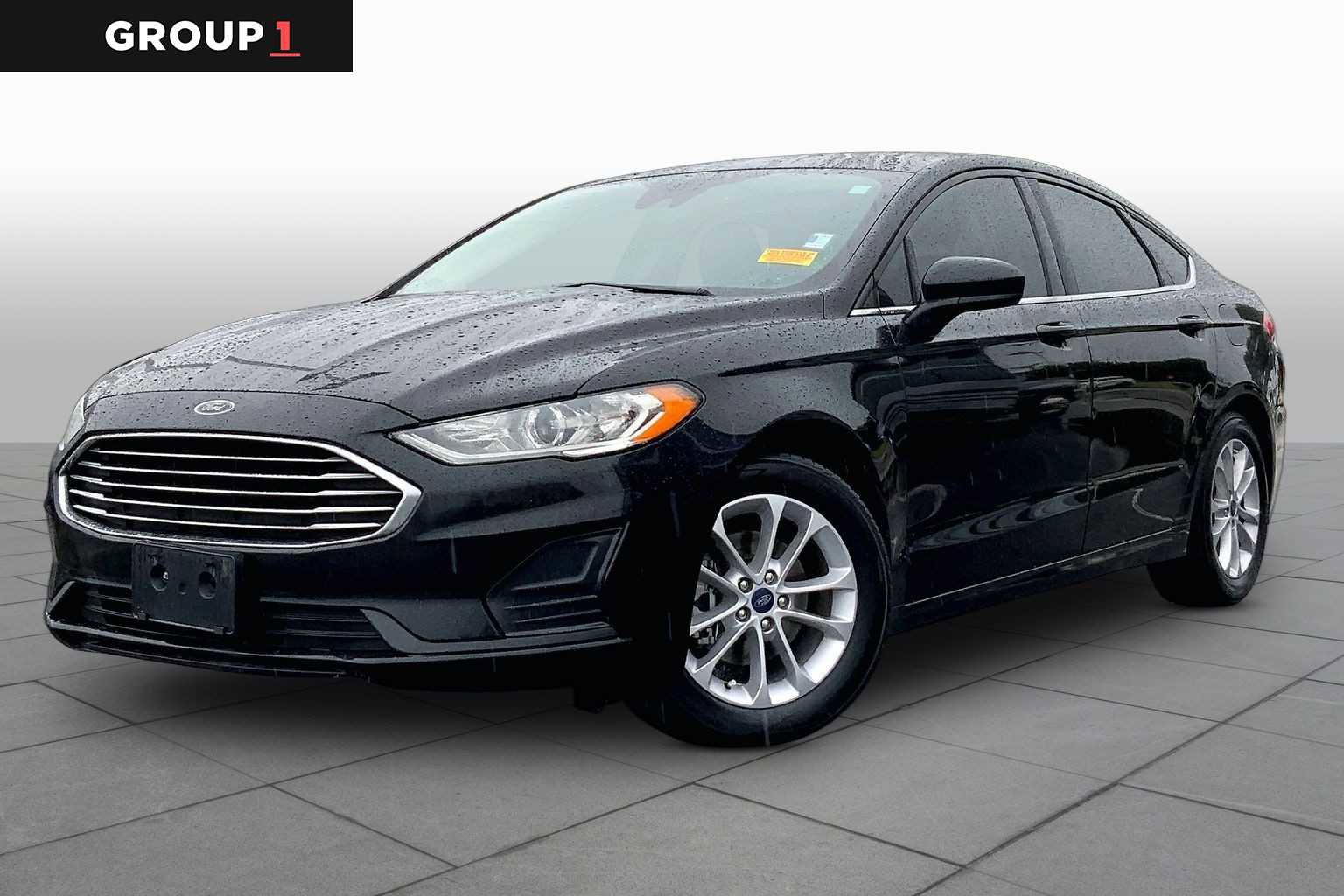 Used 2020 Ford Fusion SE image 1