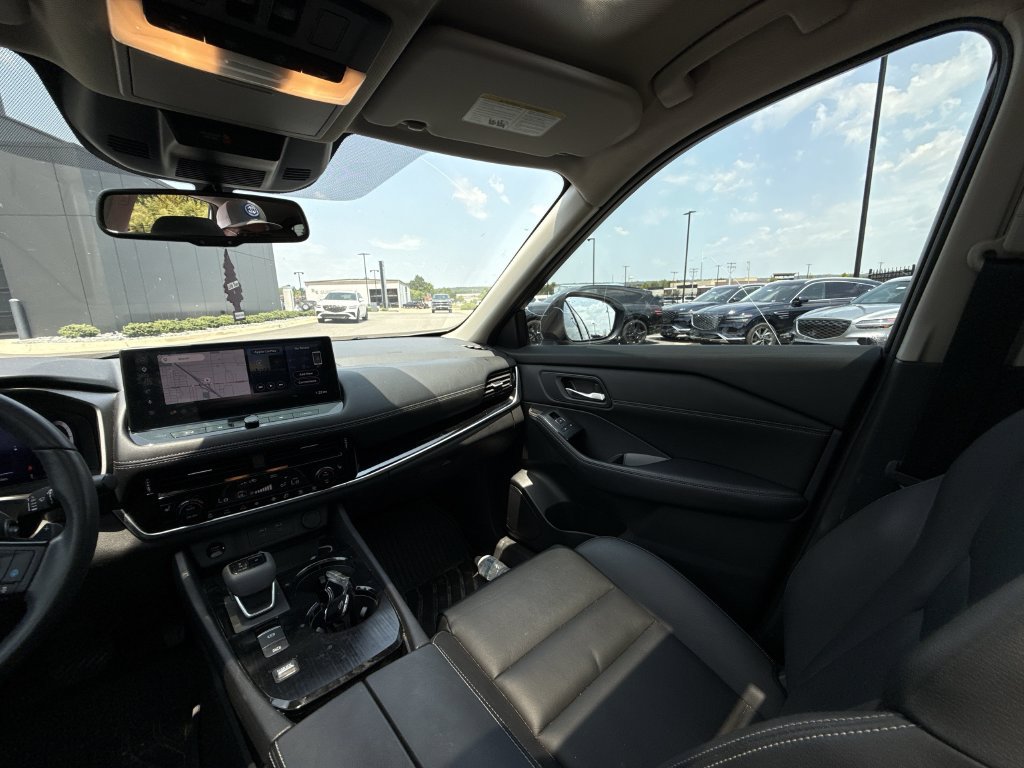 Used 2024 Nissan Rogue SL w/ SL Premium Package FWD image 15