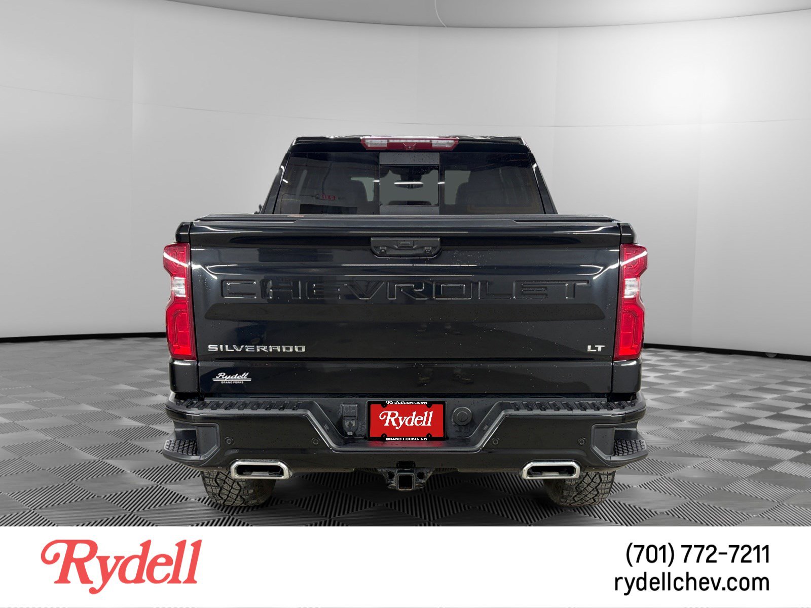 Used 2024 Chevrolet Silverado 1500 LT Trail Boss w/ LT Trail Boss Premium Package AWD/4WD image 4