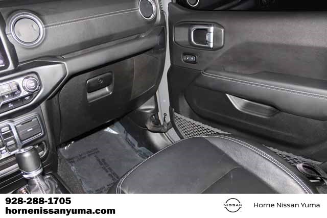 Used 2023 Jeep Wrangler Unlimited Sahara w/ Cold Weather Group AWD/4WD image 11