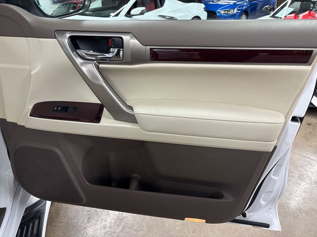 Used 2018 Lexus GX 460 image 48
