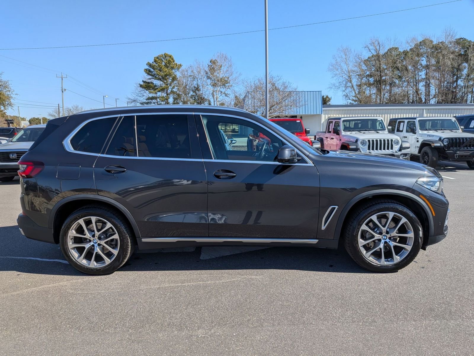Used 2021 BMW X5 xDrive40i image 2