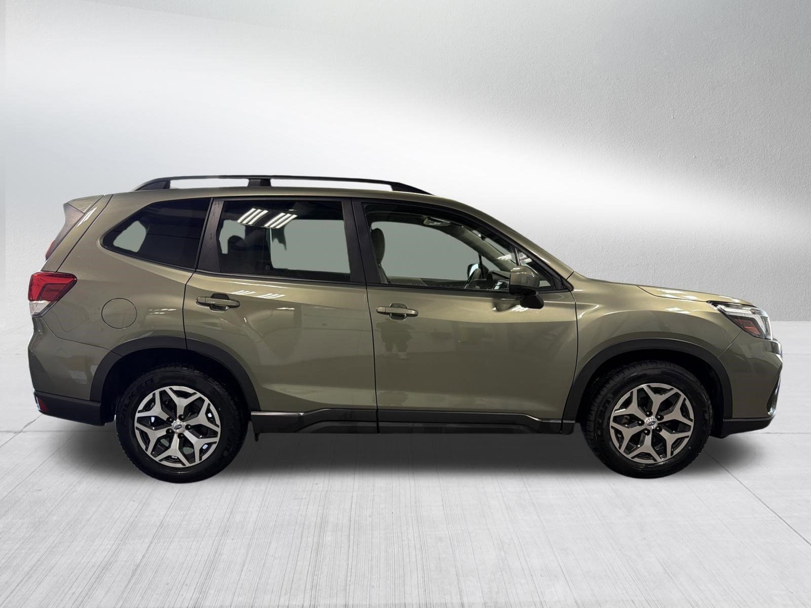 Used 2020 Subaru Forester Premium AWD/4WD image 8