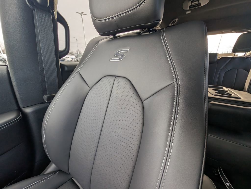 New 2026 Chrysler Pacifica Select w/ S Appearance Package FWD image 14