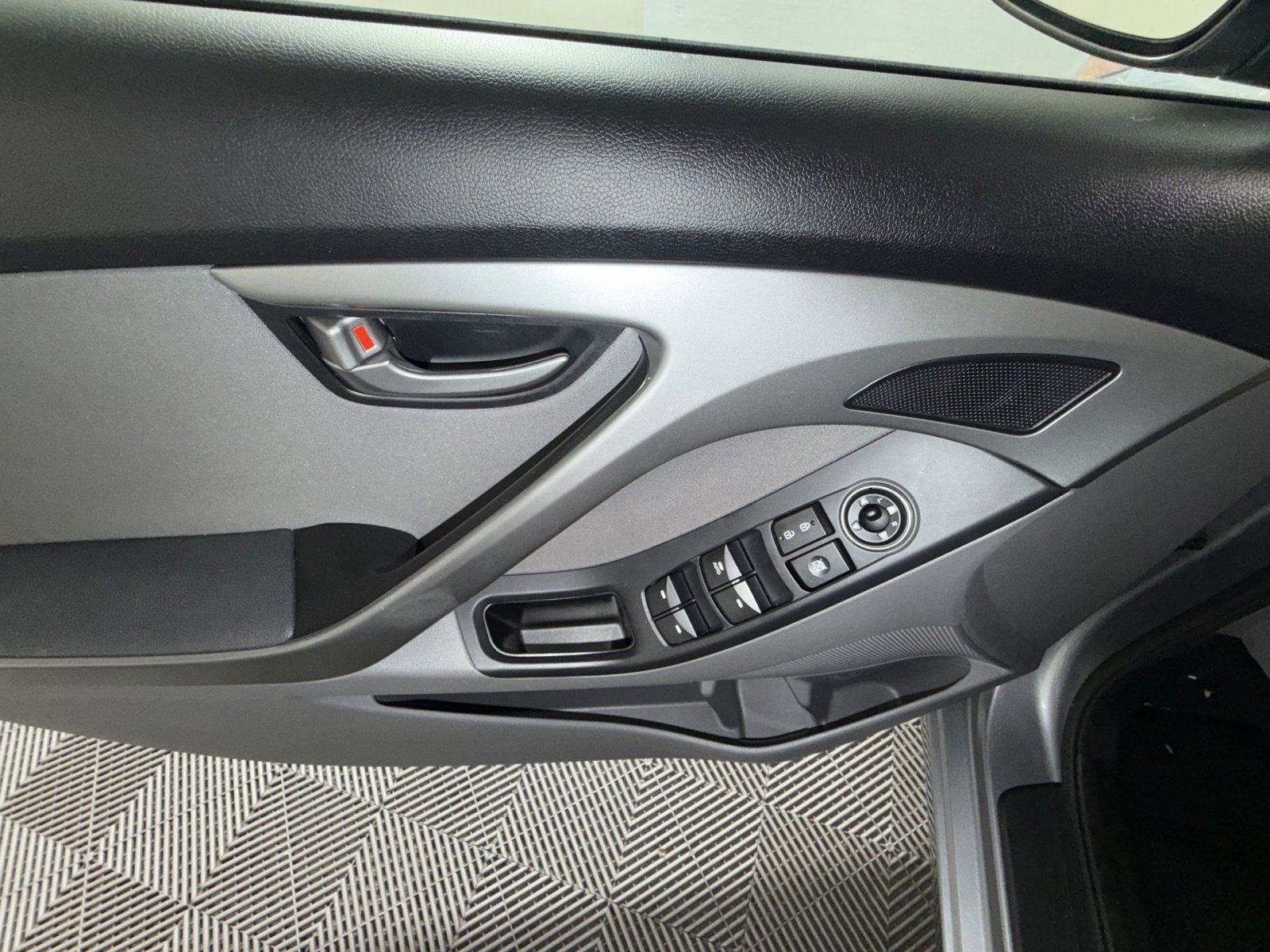 Used 2015 Hyundai Elantra SE w/ Option Group 02 image 15