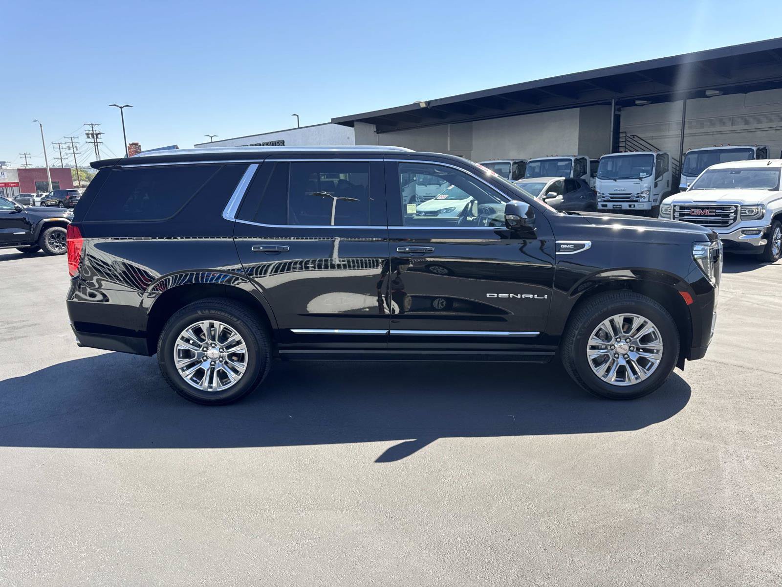 Used 2022 GMC Yukon Denali AWD/4WD image 4