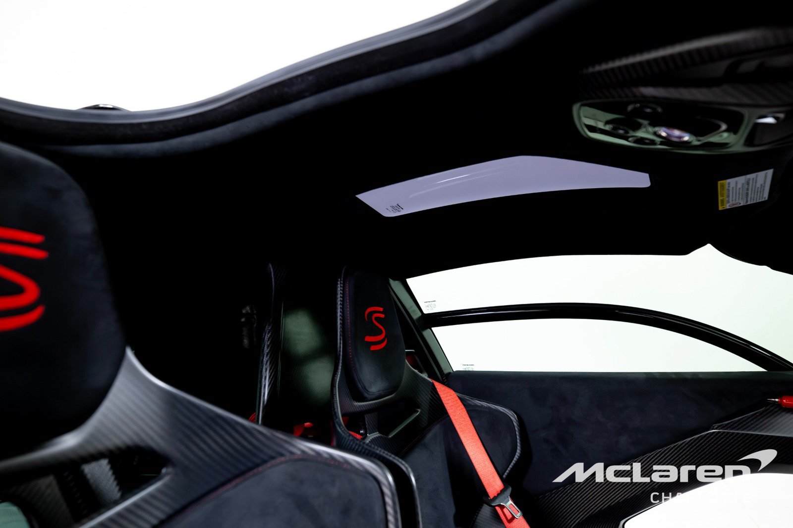 Used 2019 McLaren Senna RWD image 21