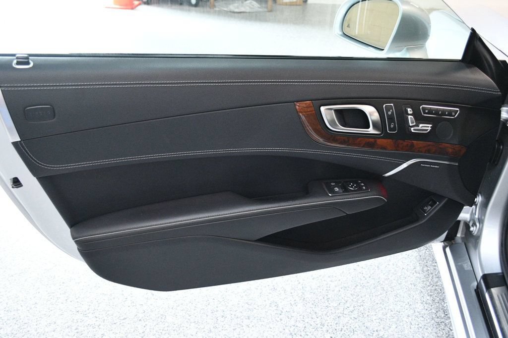 Used 2014 Mercedes-Benz SL 550 image 32