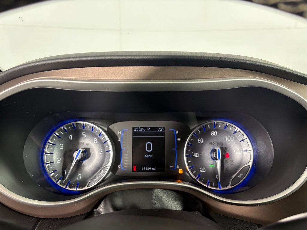 Used 2022 Chrysler Voyager LX FWD image 12