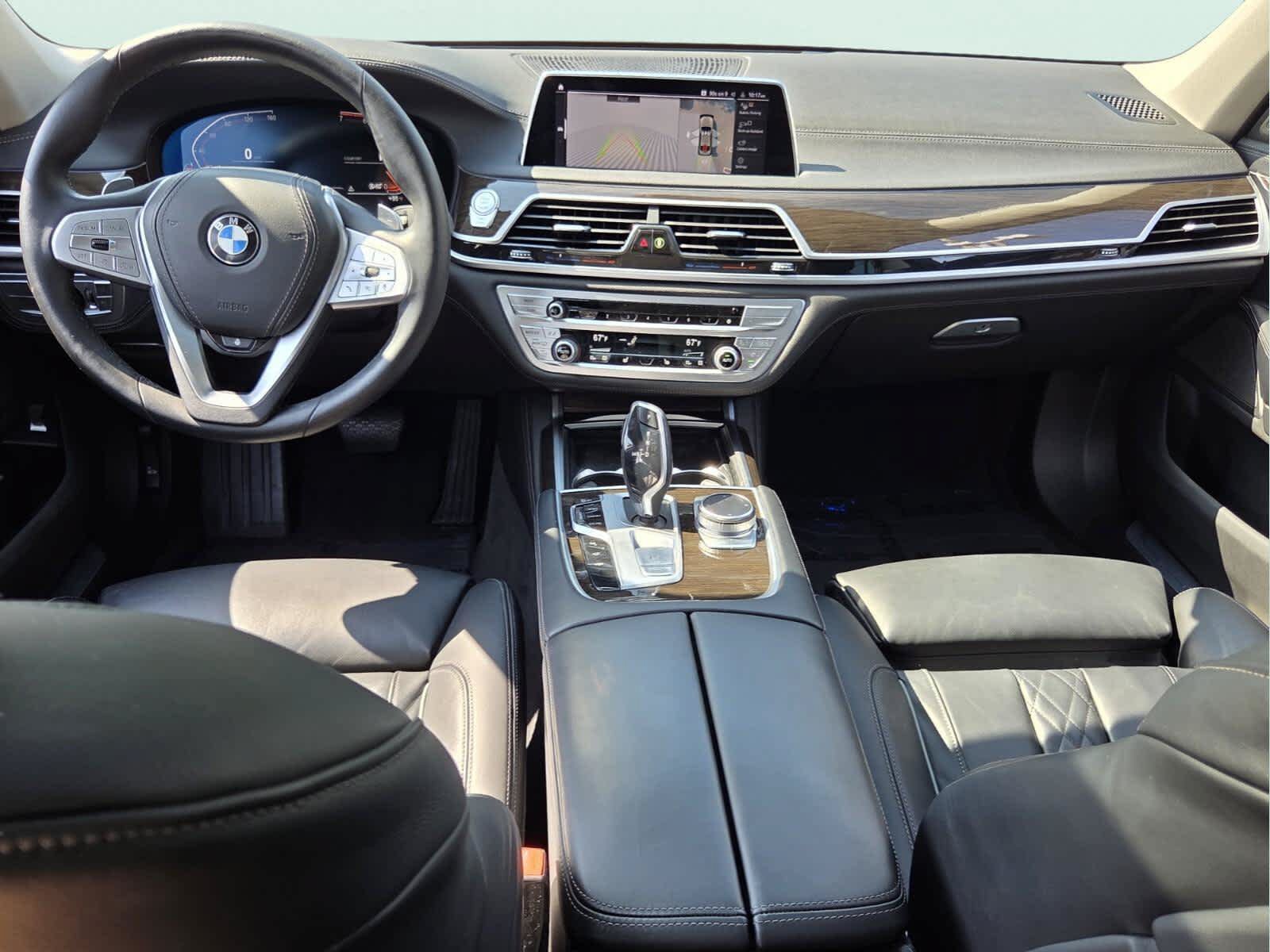 Used 2022 BMW 750i xDrive AWD/4WD image 13