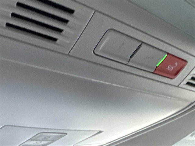 Certified 2025 Volkswagen Taos SE w/ Panoramic Sunroof Package image 26