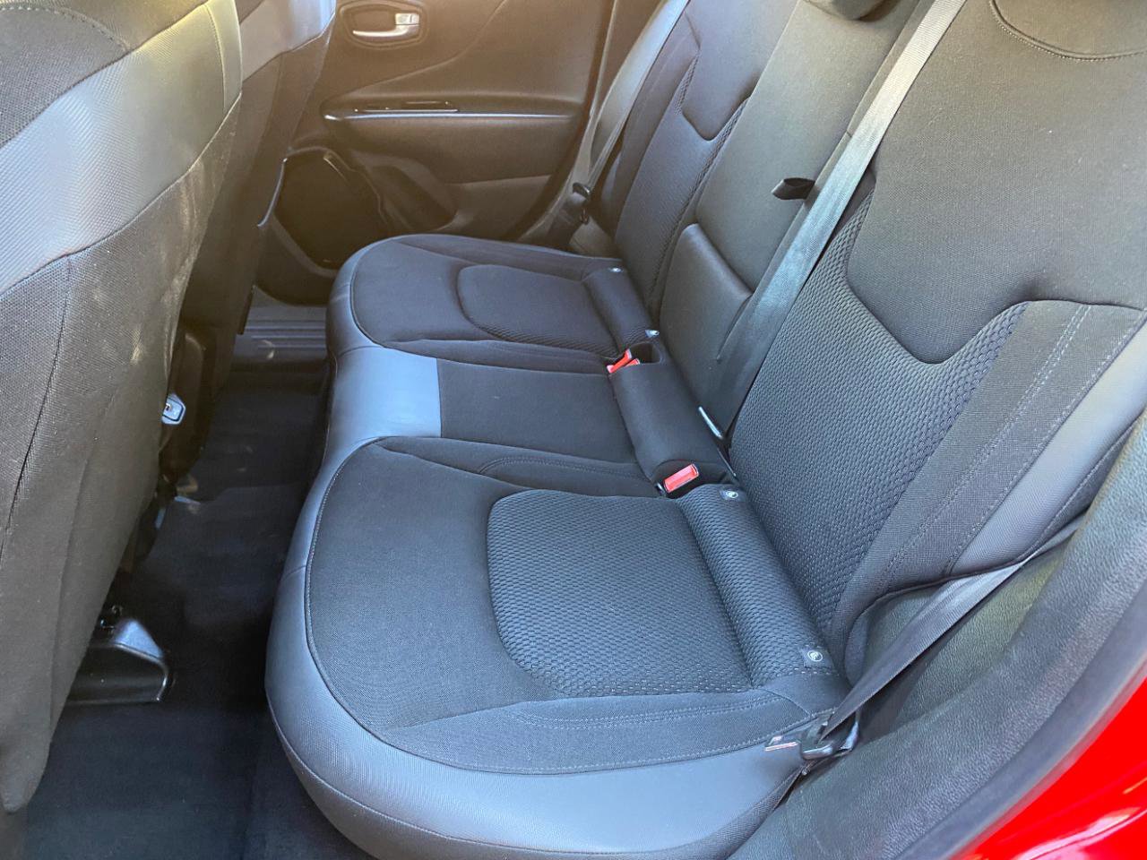 Used 2018 Jeep Renegade Altitude w/ Popular Equipment Group image 35