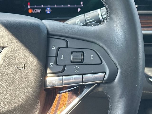Used 2023 Cadillac Escalade Premium Luxury AWD/4WD image 7