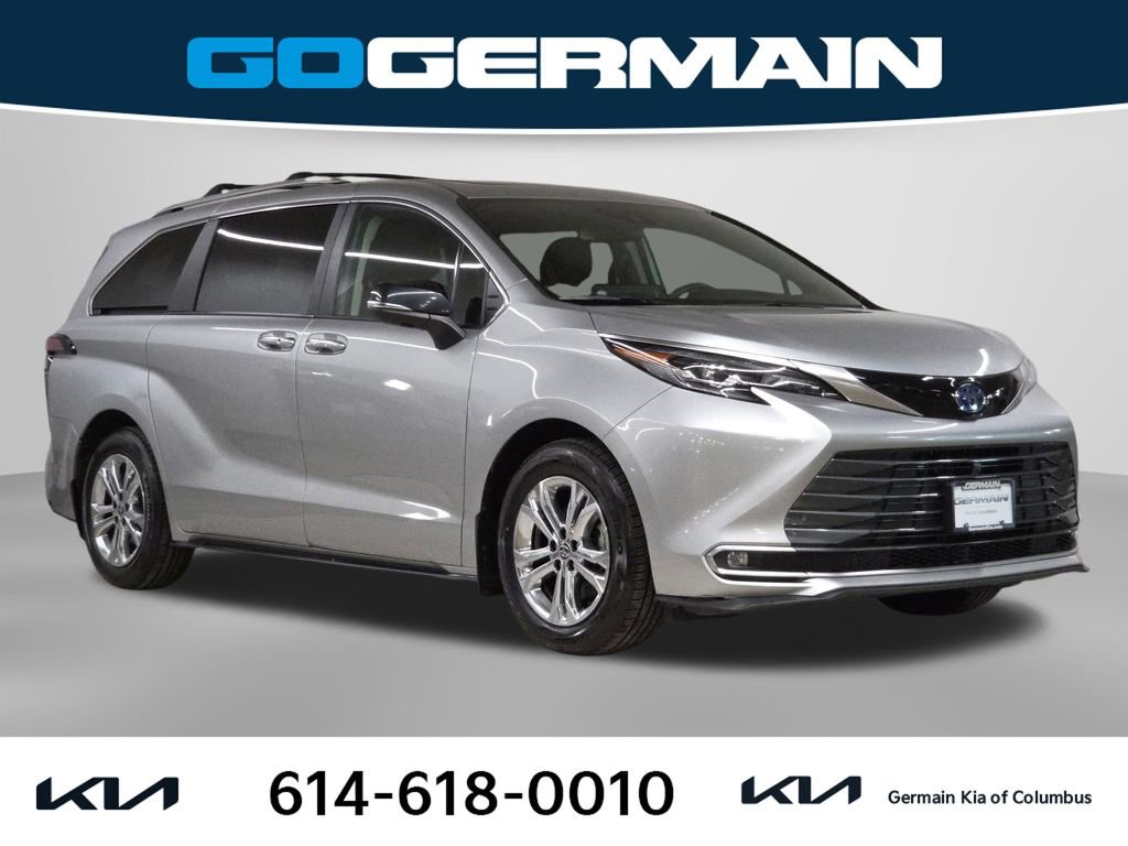 Used 2024 Toyota Sienna Platinum AWD/4WD image 5