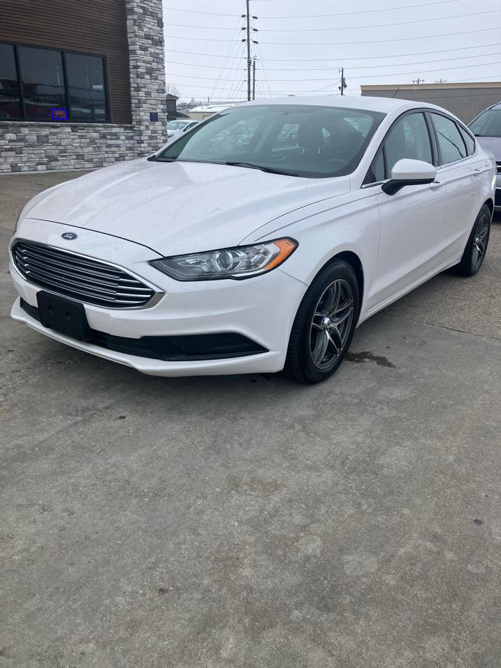 Used 2017 Ford Fusion SE w/ Fusion SE Technology Package image 8