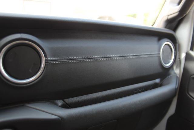 Used 2021 Jeep Gladiator Overland AWD/4WD image 23