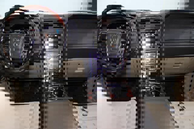 Used 2017 Lincoln Navigator L Reserve image 2