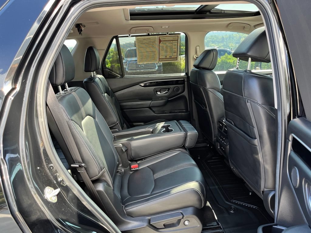 Used 2024 Honda Pilot Touring image 23