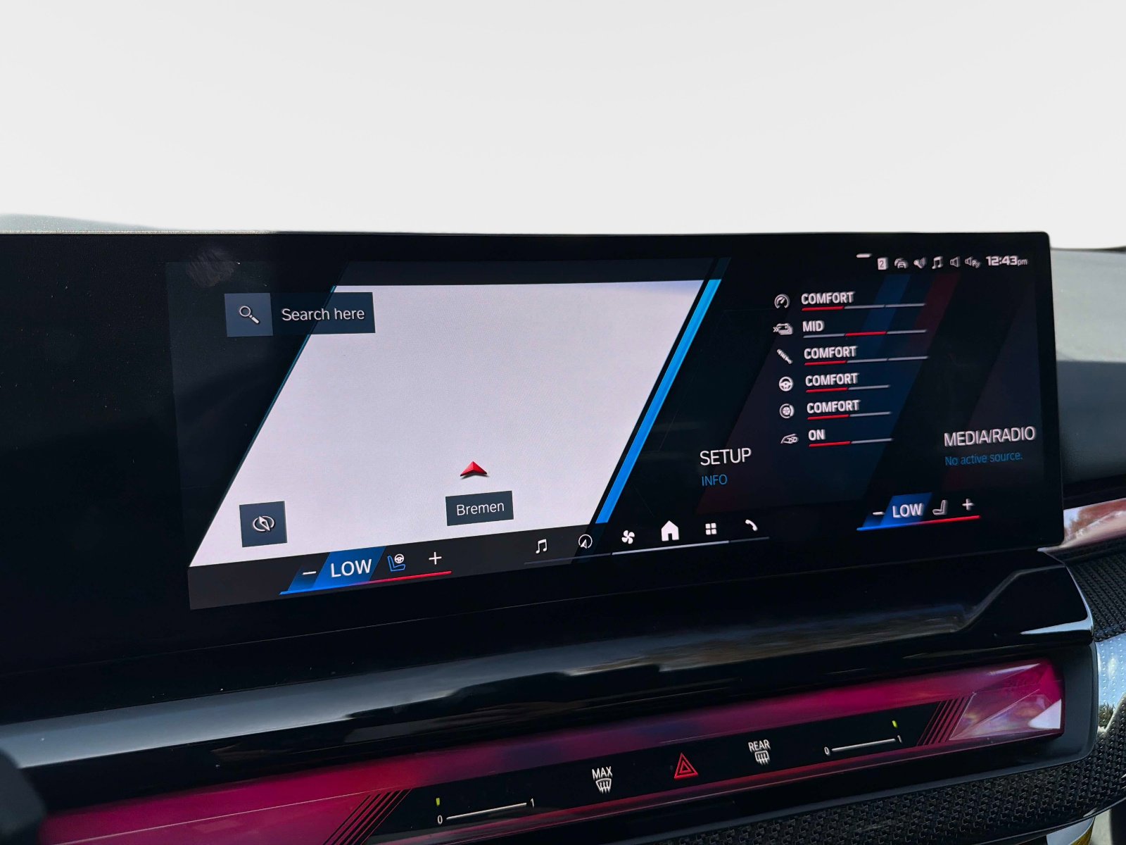 Used 2025 BMW M5 image 41