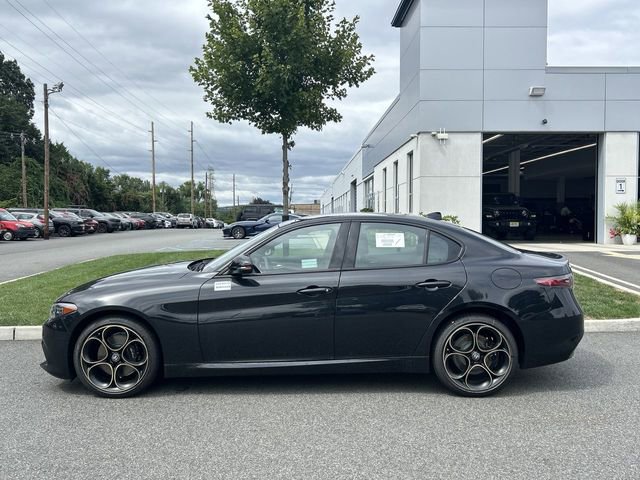 New 2025 Alfa Romeo Giulia AWD w/ Driving Assist Package image 5