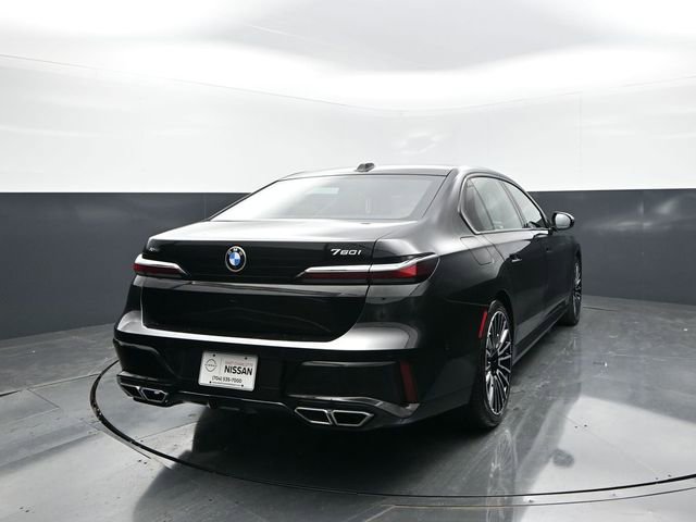Used 2025 BMW 760i xDrive w/ Executive Package AWD/4WD image 5