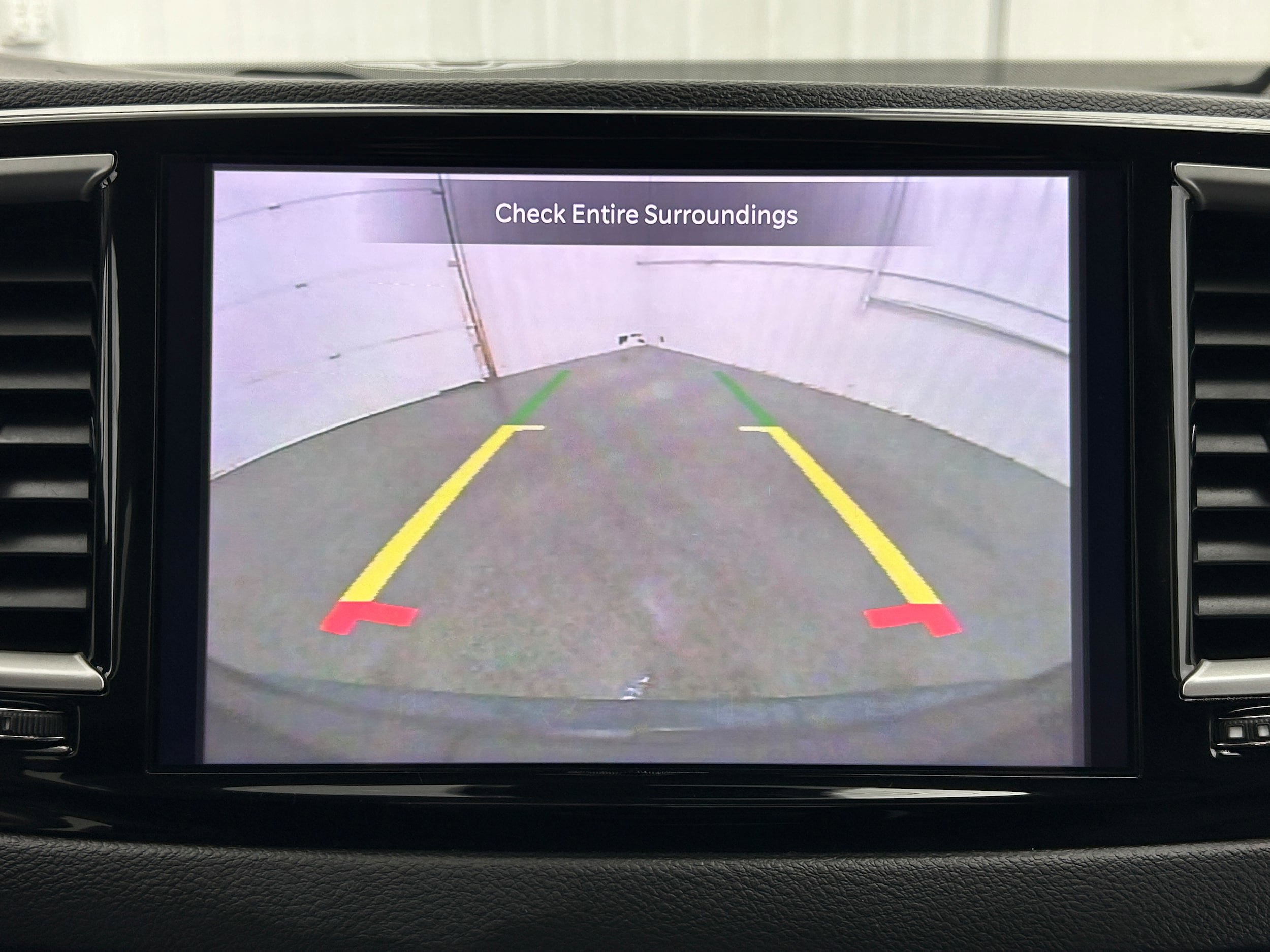 Used 2022 Chrysler Pacifica Touring-L FWD image 9