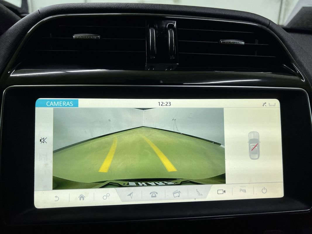 Used 2018 Jaguar F-PACE Portfolio AWD/4WD image 22