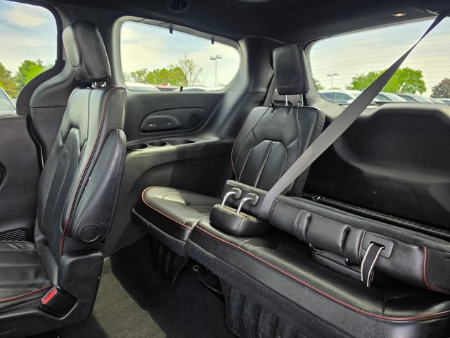 Used 2020 Chrysler Pacifica Limited FWD image 18