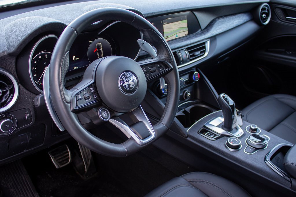 Used 2024 Alfa Romeo Stelvio Sprint image 11
