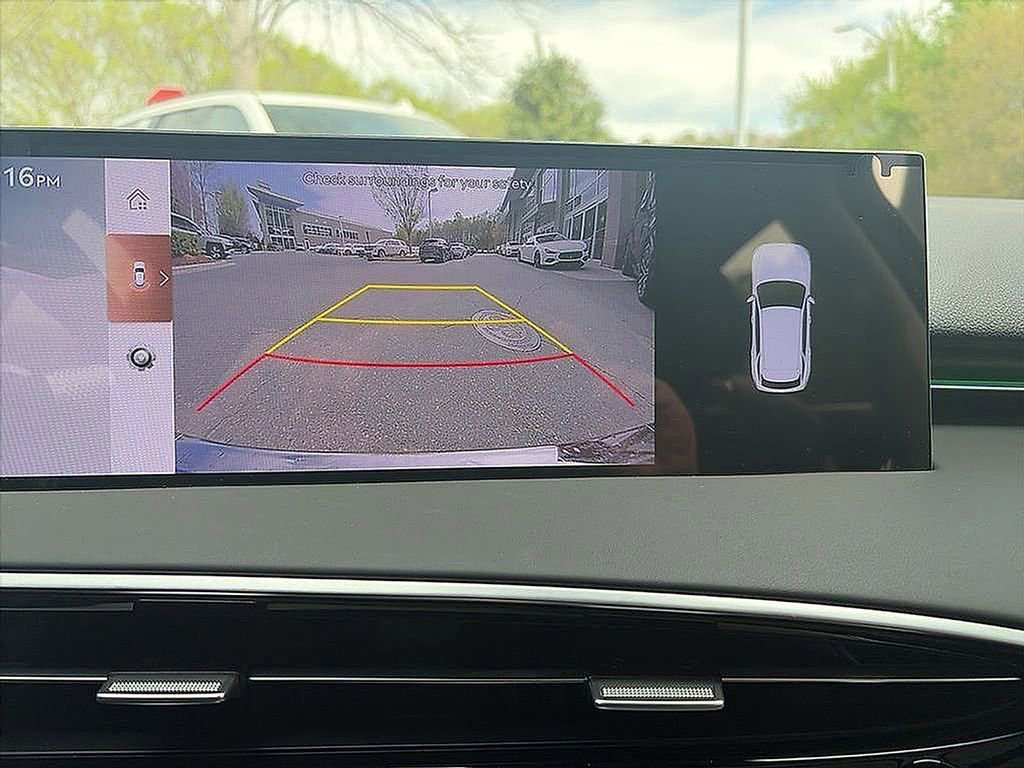 Used 2026 Genesis GV70 2.5T Select image 10