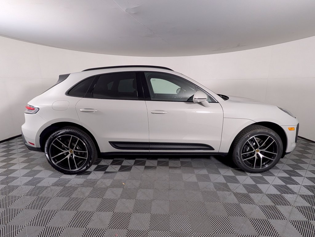 New 2026 Porsche Macan AWD/4WD image 8