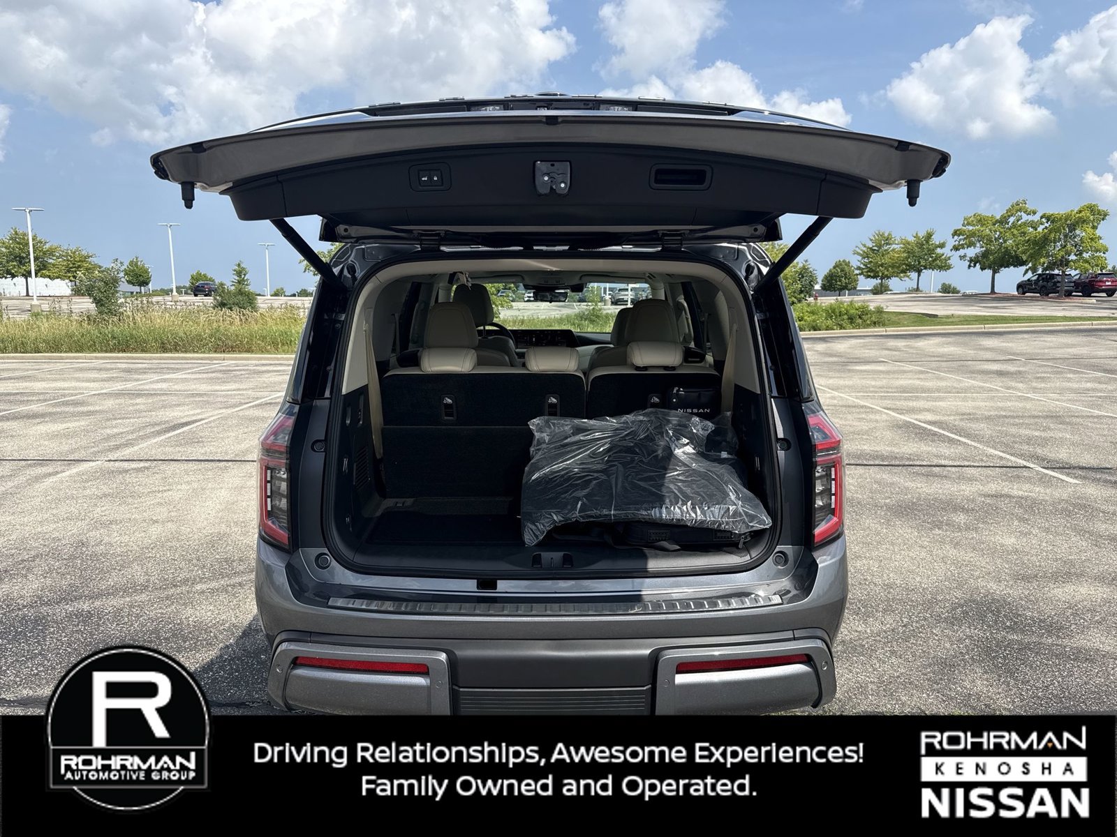Used 2026 Nissan Armada Platinum Reserve AWD/4WD image 8