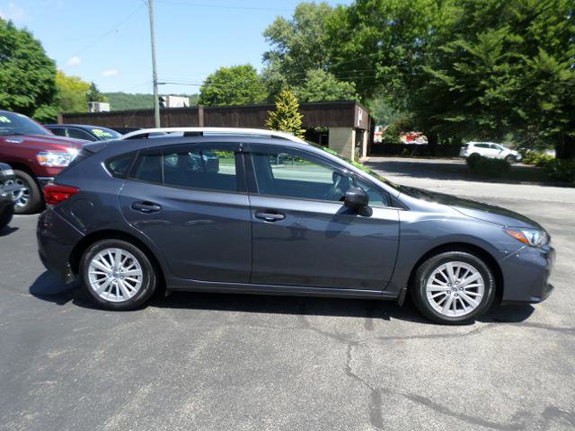 Used 2017 Subaru Impreza 2.0i Premium image 8