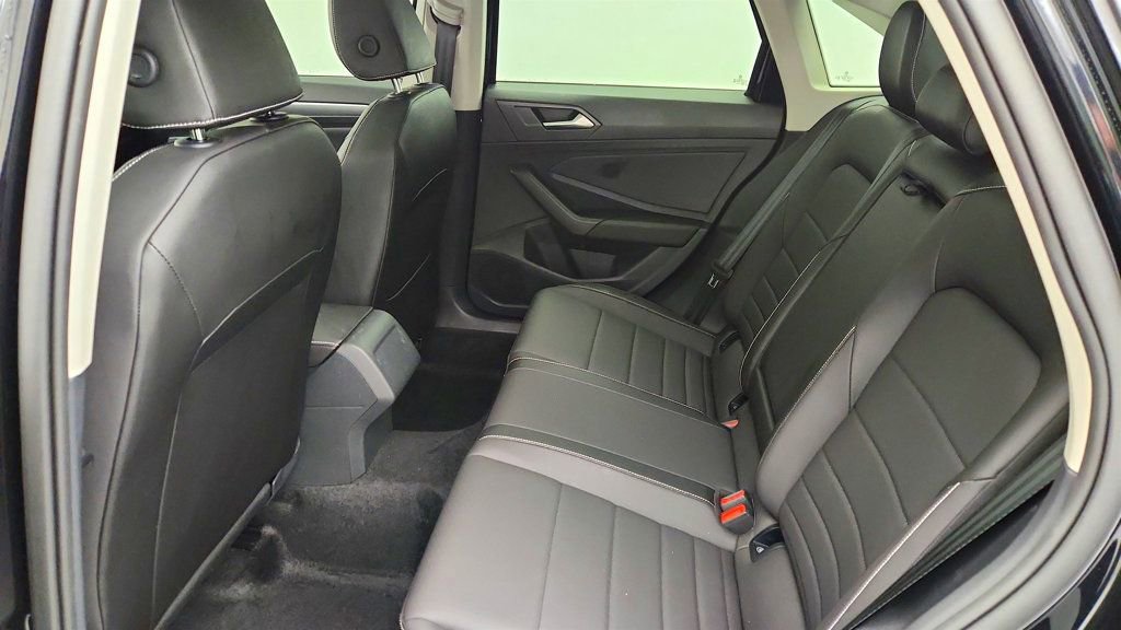 Used 2023 Volkswagen Jetta SE w/ Panoramic Sunroof Package image 20