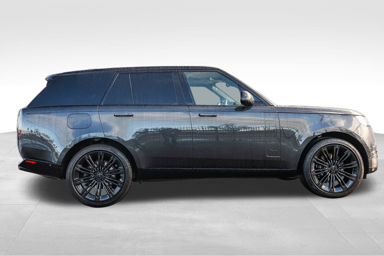 New 2026 Land Rover Range Rover SE image 4