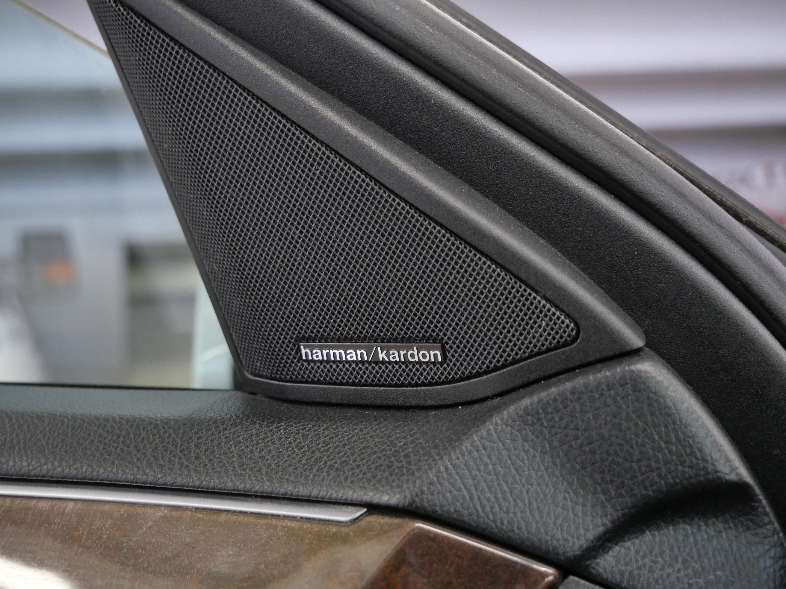 Used 2014 Mercedes-Benz E 350 4MATIC Sedan image 29