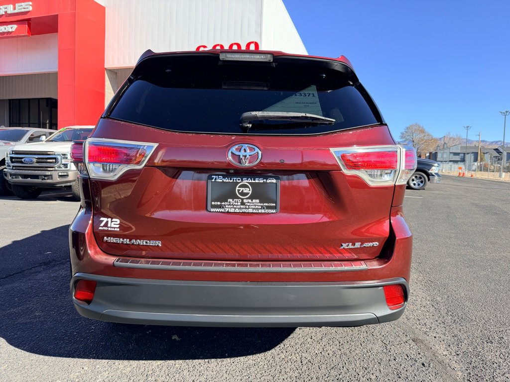 Used 2015 Toyota Highlander XLE image 39
