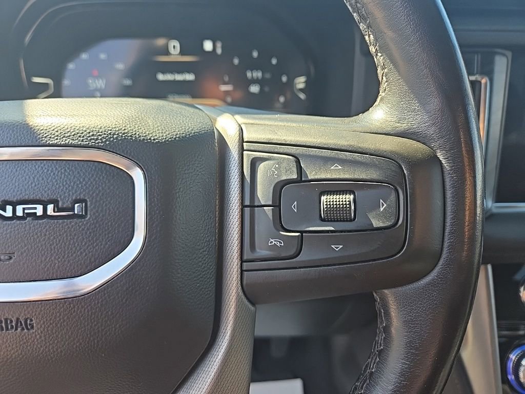 Used 2022 GMC Yukon XL Denali image 21