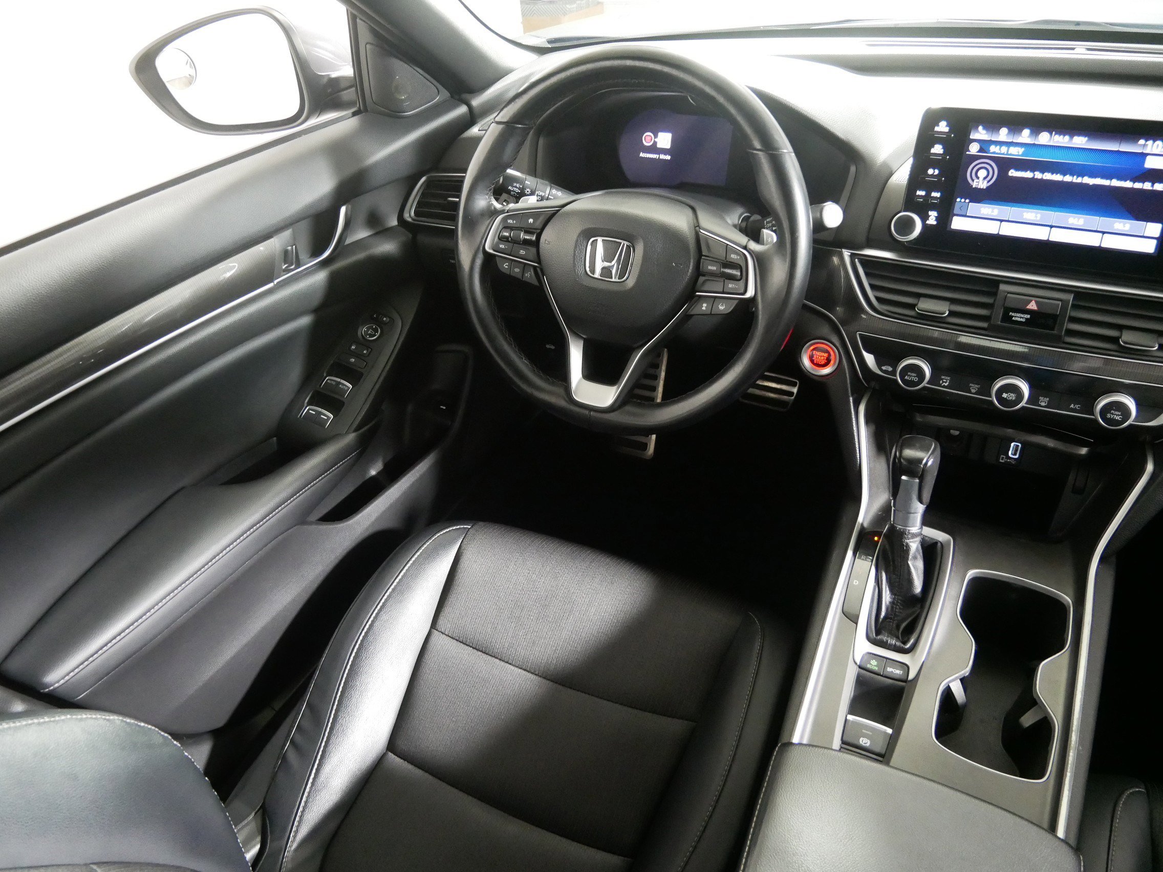 Used 2018 Honda Accord Sport image 9