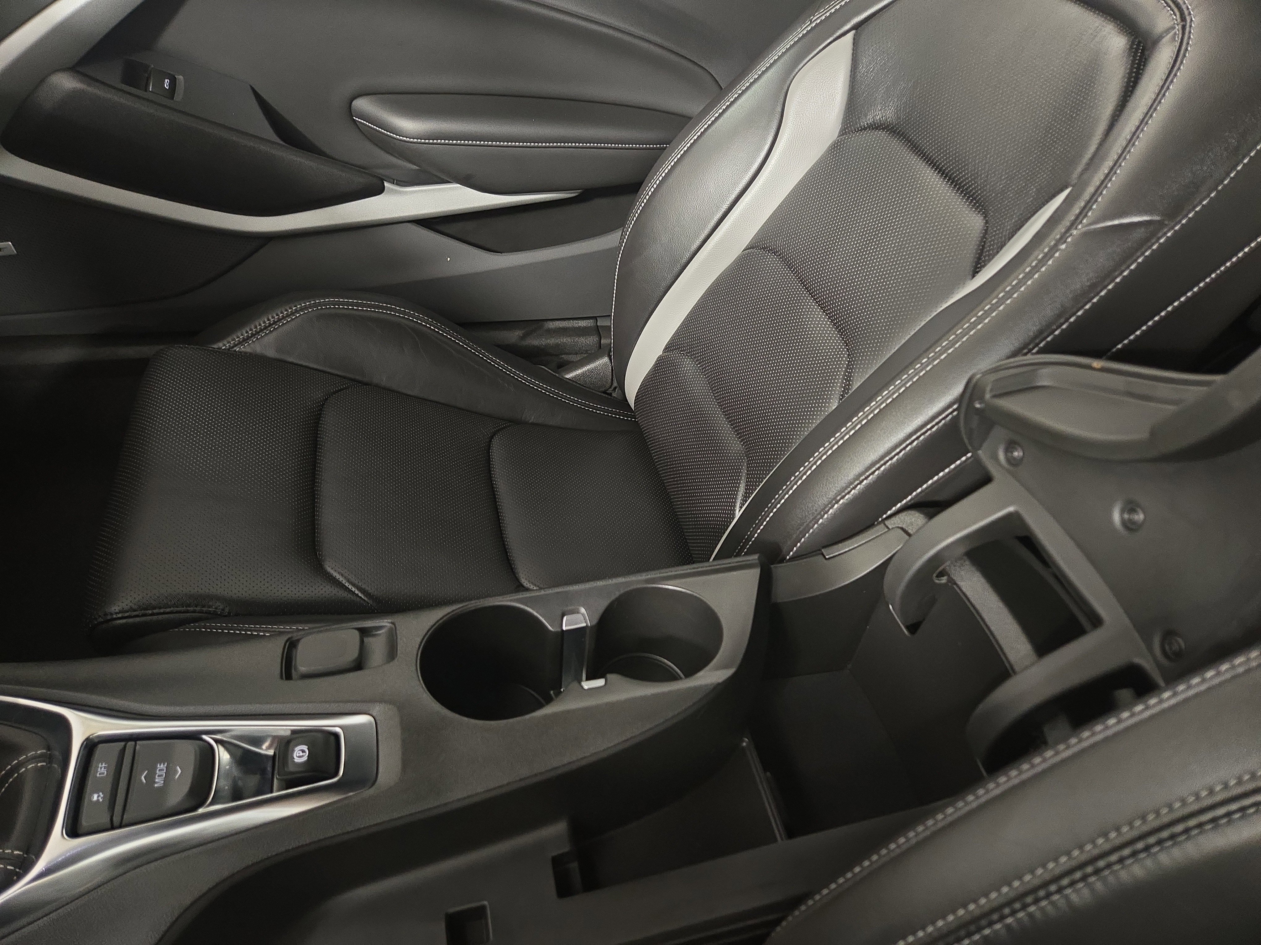 Certified 2023 Chevrolet Camaro LT w/ RS Package image 26