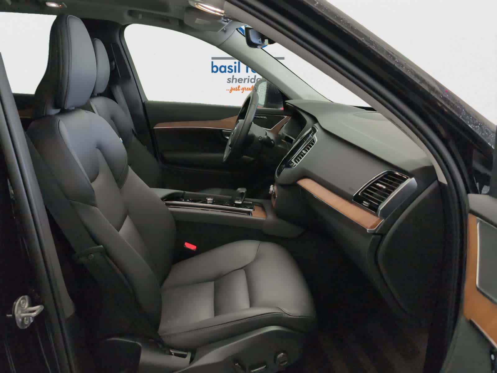 Used 2025 Volvo XC90 B6 Plus image 16