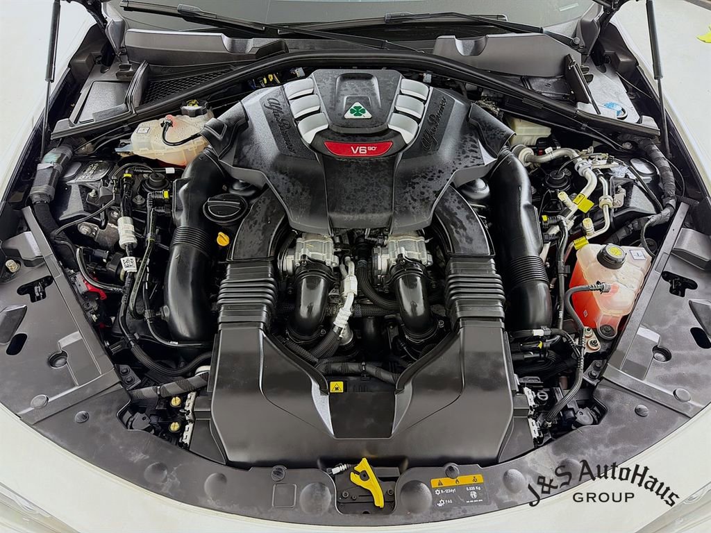 Used 2019 Alfa Romeo Giulia Quadrifoglio w/ Driver Assist Dynamic Package RWD image 35