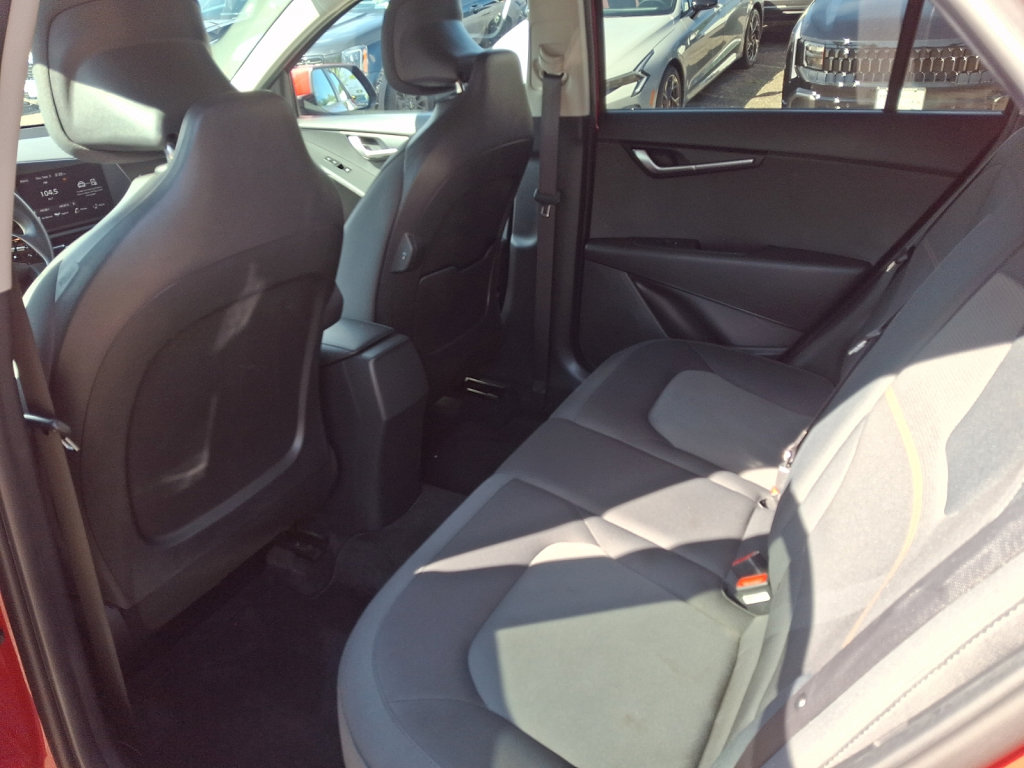 Used 2023 Kia Niro LX FWD image 26