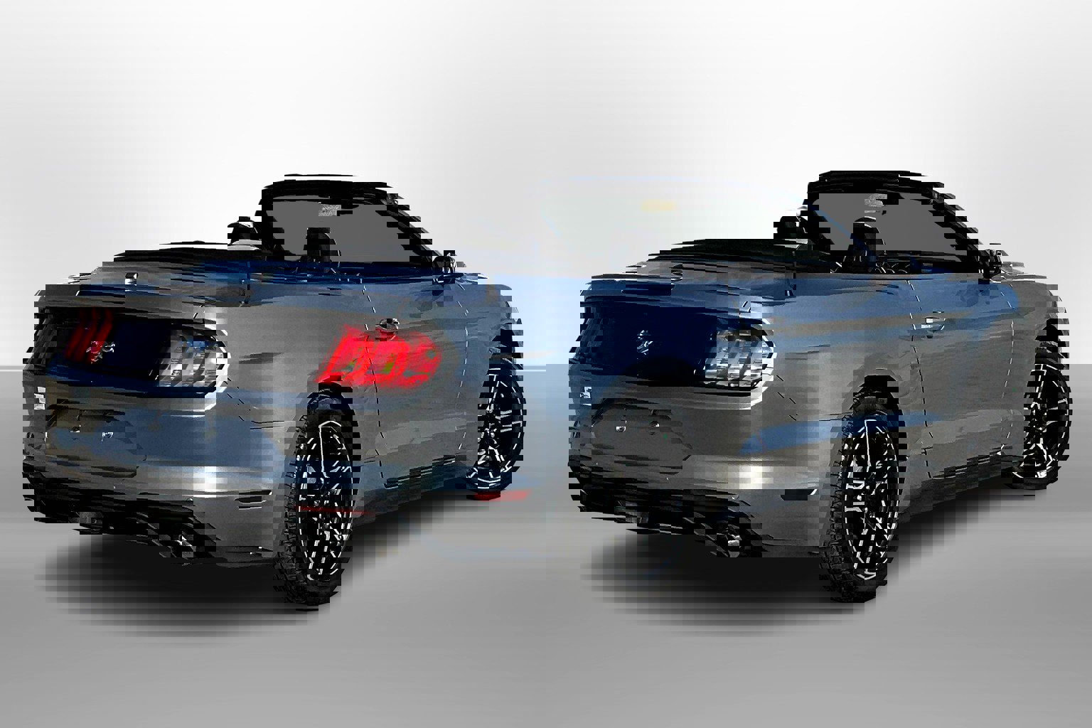 Used 2022 Ford Mustang Convertible w/ Equipment Group 101A image 11