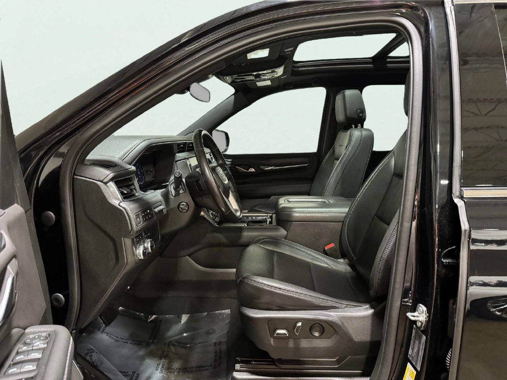 Used 2022 GMC Yukon XL Denali AWD/4WD image 24