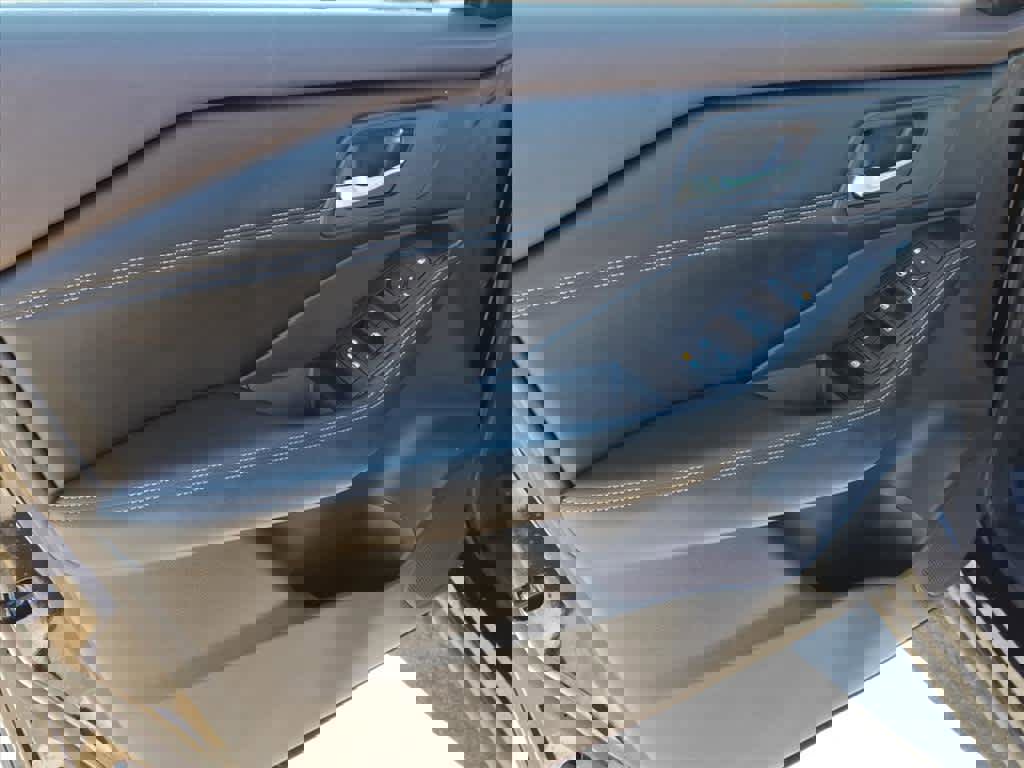 Certified 2023 Nissan Rogue SV w/ SV Premium Package image 10