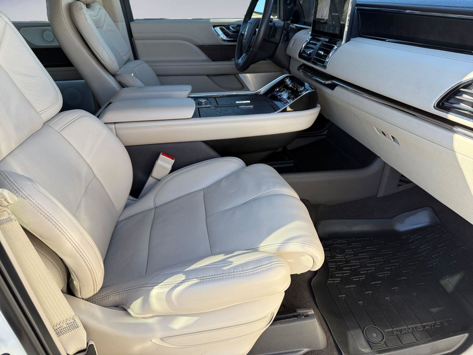 Used 2021 Lincoln Navigator Reserve w/ Luxury Package image 15