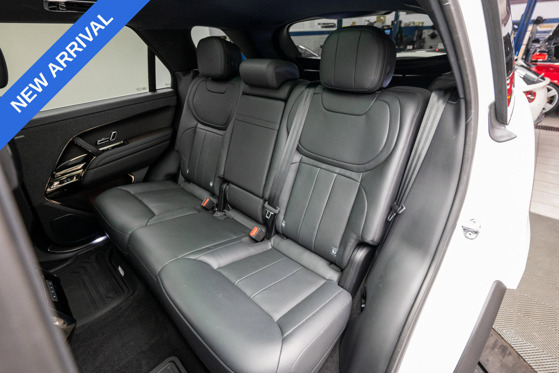 Used 2023 Land Rover Range Rover Sport SE AWD/4WD image 17
